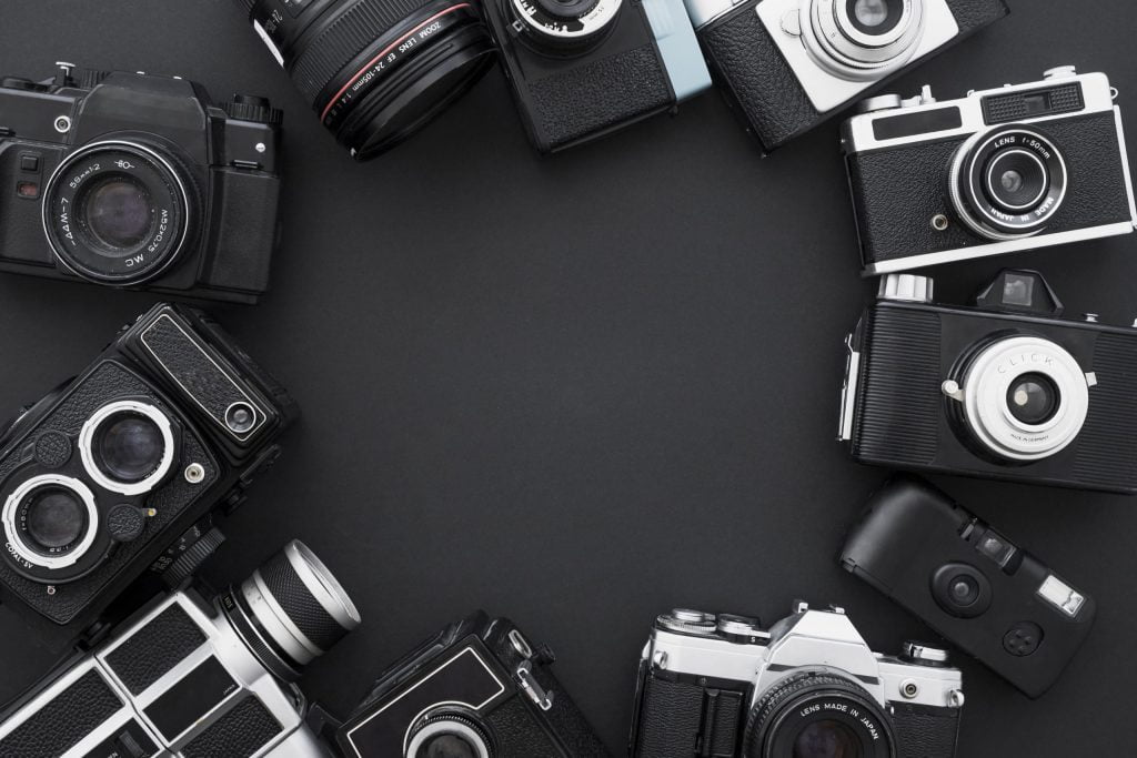 ¿Qué equipo fotográfico debería llevar una fotógrafo para cubrir un evento corporativo? Descubre en este artículo recomendaciones Conimagenes